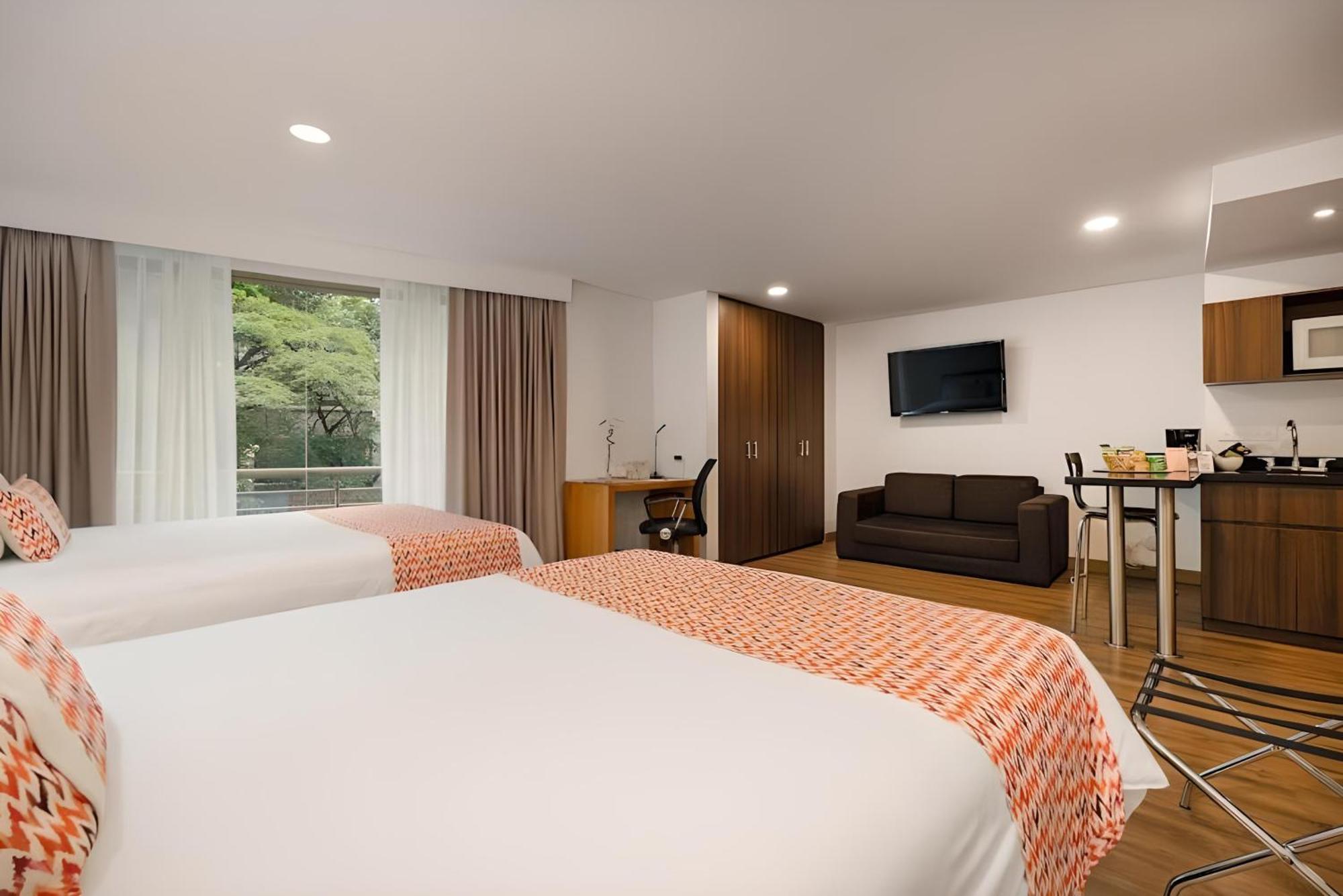 Leblon Suites Hotel メデジン エクステリア 写真